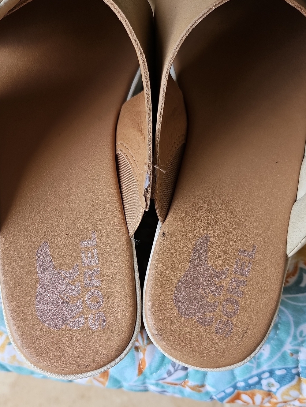 Sorel Women's Honey Beige Cameron Platform Crisscross Puff Platform Sandals - Picture 5 of 7